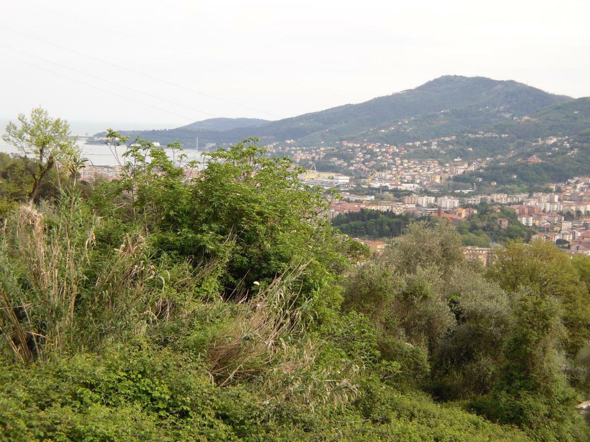 Apartment In The Green La Spezia Exterior foto
